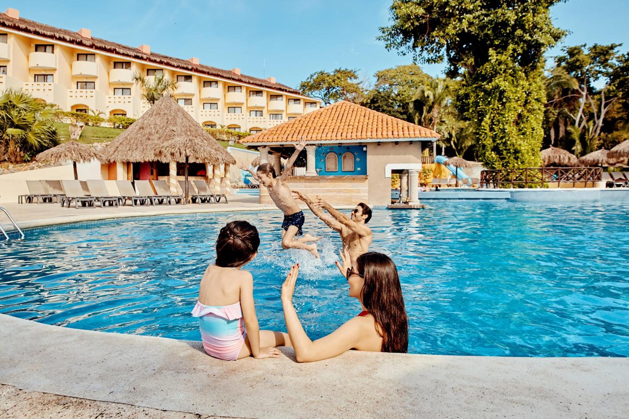 Grand Palladium Vallarta Resort & Spa بونتا مِيتا المظهر الخارجي الصورة